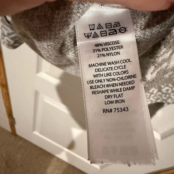 Tahari Gray Animal Print Sweater with cuffed sleeve - Picture 5 of 5